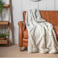 Cable Knit Diamond Throw Cream