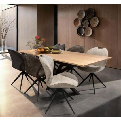 MaxFurn Chesterfield Oval Extending Dining Table MaxFurn Chesterfield Oval Extending Dining Table
