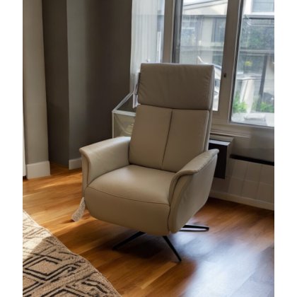 Hjort Knudsen 8022 Rise Recliner Hjort Knudsen 8022 Rise Recliner