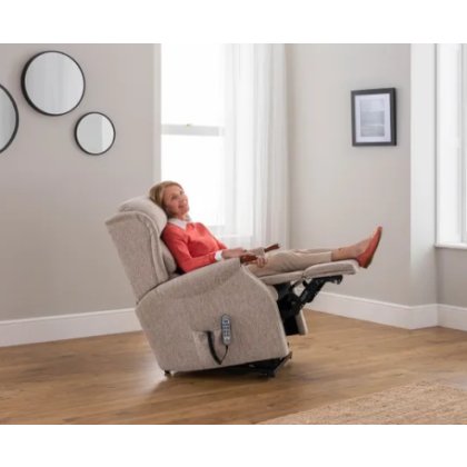 Celebrity Westbury Electric Recliner Celebrity Westbury Electric Recliner