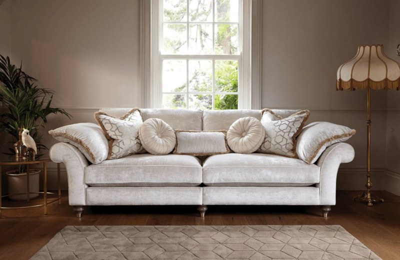 Duresta Harvard Grand 4 Seater Sofa Duresta Harvard Grand 4 Seater Sofa