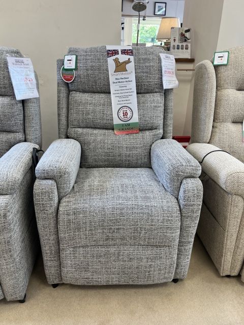 Ideal Upholstery Warwick Rise Recliner Dual Motion Grande (SRP £1589 NOW £869)