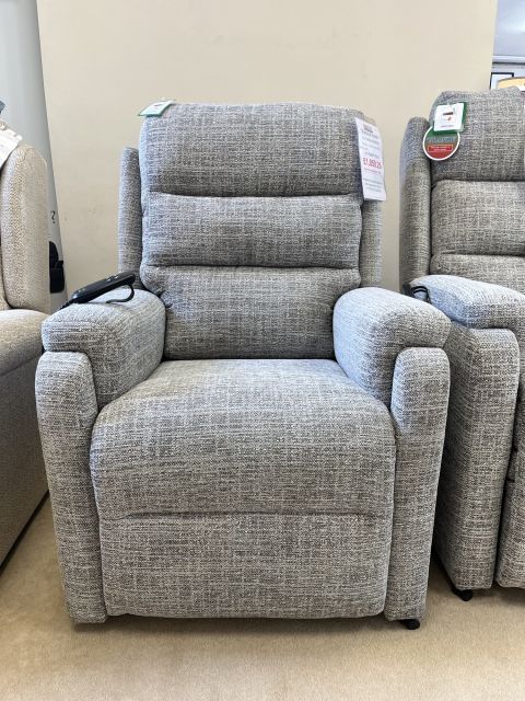Ideal Upholstery Warwick Rise Recliner Dual Motion Standard (SRP £1589 NOW £869)