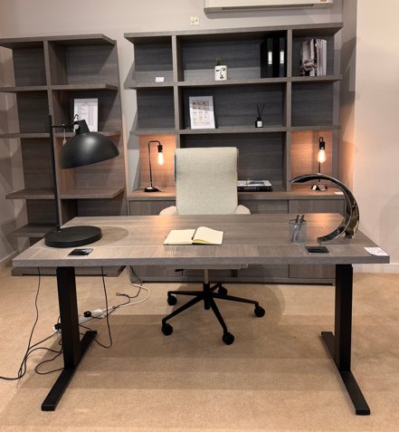 Alf Italia Tivoli Electric Rising Desk (WAS: £2,581 / NOW: £999) Alf Italia Tivoli Electric Rising Desk (WAS: £2,581 / NOW: £999)