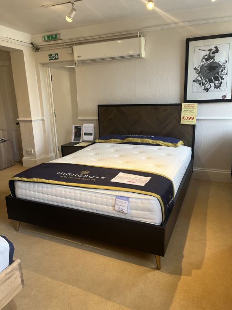 Lisbon Kingsize Bedstead (SRP £999 NOW £399)